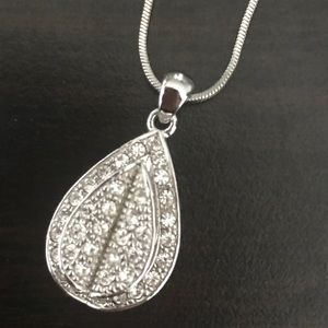 Silver crystal pendant necklace